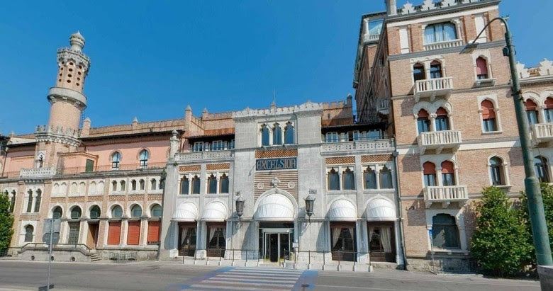 Presentazione del film Le Pasque Veronesi all’Hotel Excelsior del Lido di Venezia, con l’Assessore Cristiano Corazzari, il regista Tommaso Giusto, Stefano Paiusco, Nicola Cavedini e Maurizio Ruggiero, alla presenza di militi storici in uniformi d’epo